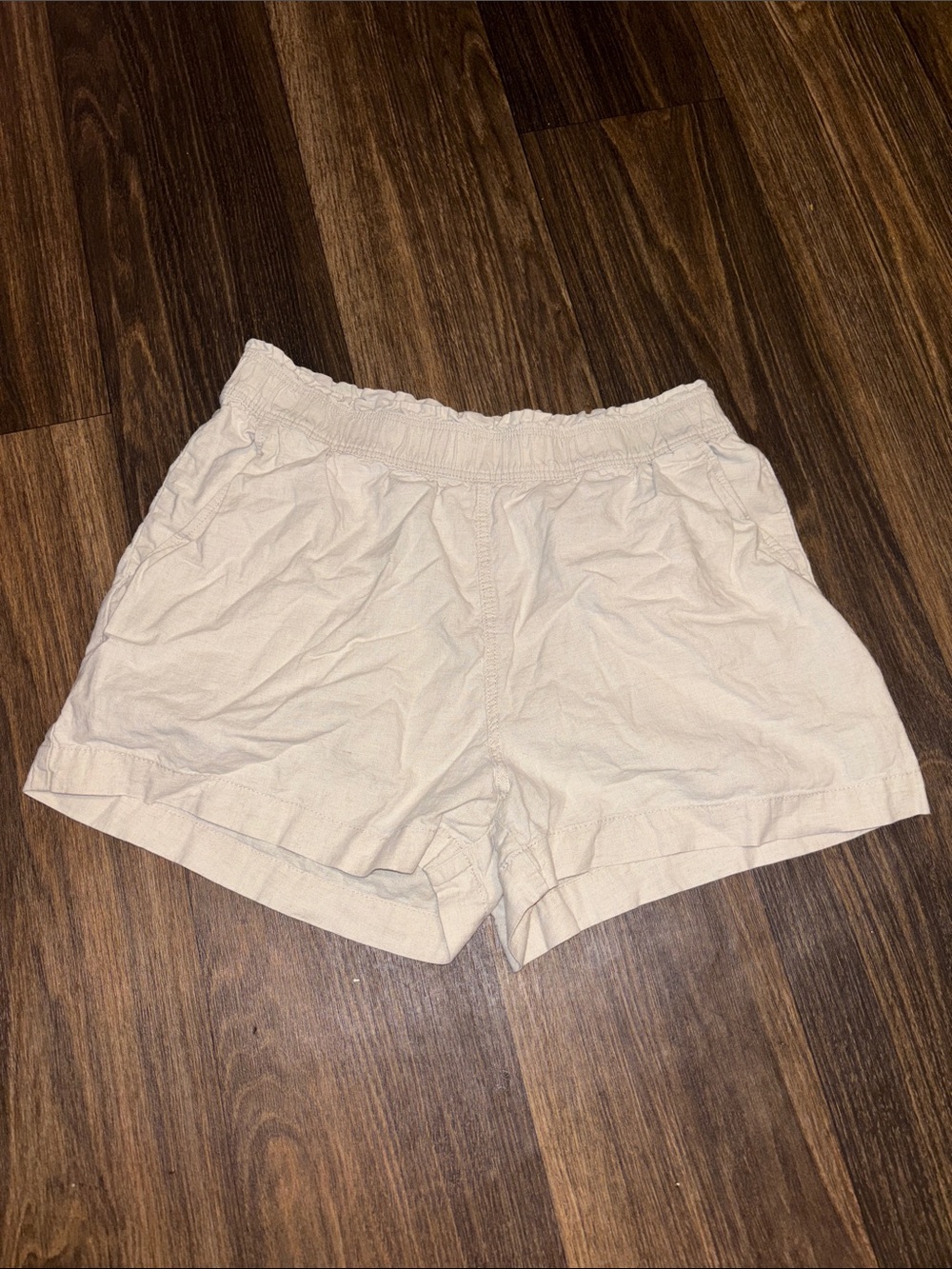Women's Linen-Blend Elastic Waist Shorts in Light Beige